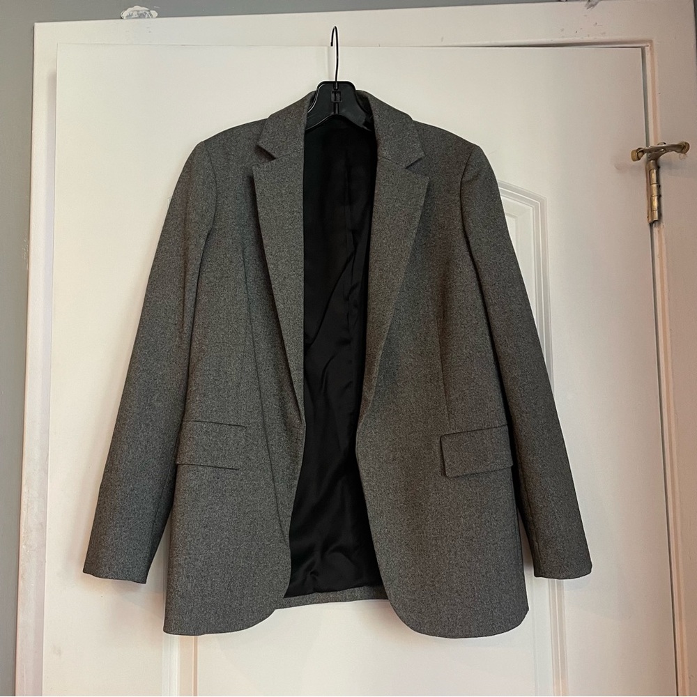 Theory Gray Sport Coat Blazer with Notched Labels
